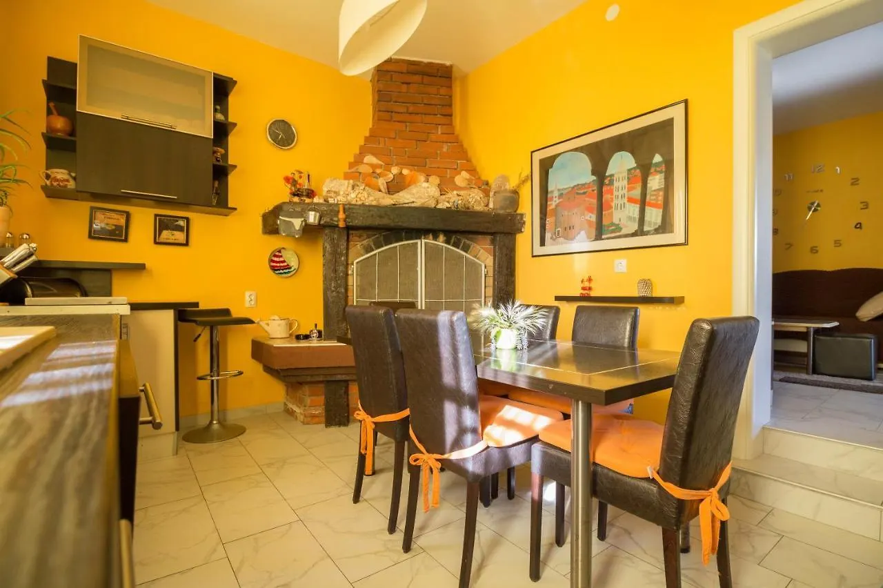 Holiday House Zaton Nin