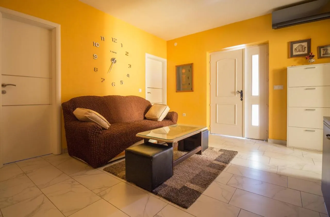 Apartment Holiday House Zaton Nin